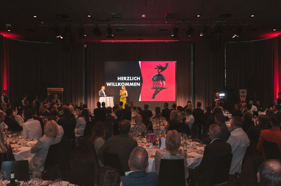 Begrüßung durch Christian Mayerhofer (CMI) und Katharina Zierl (Tirolerin) | © Florian Mitteregger