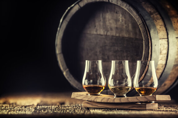 Whiskey Tasting | © AdobeStock / Weyo Whiskey Tasting | © AdobeStock / Weyo