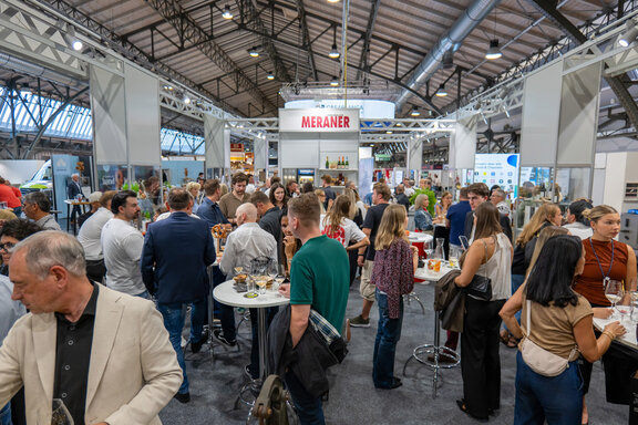 Besucher in der Halle B1 auf der FAFGA 2026 | © Congress Messe Innsbruck